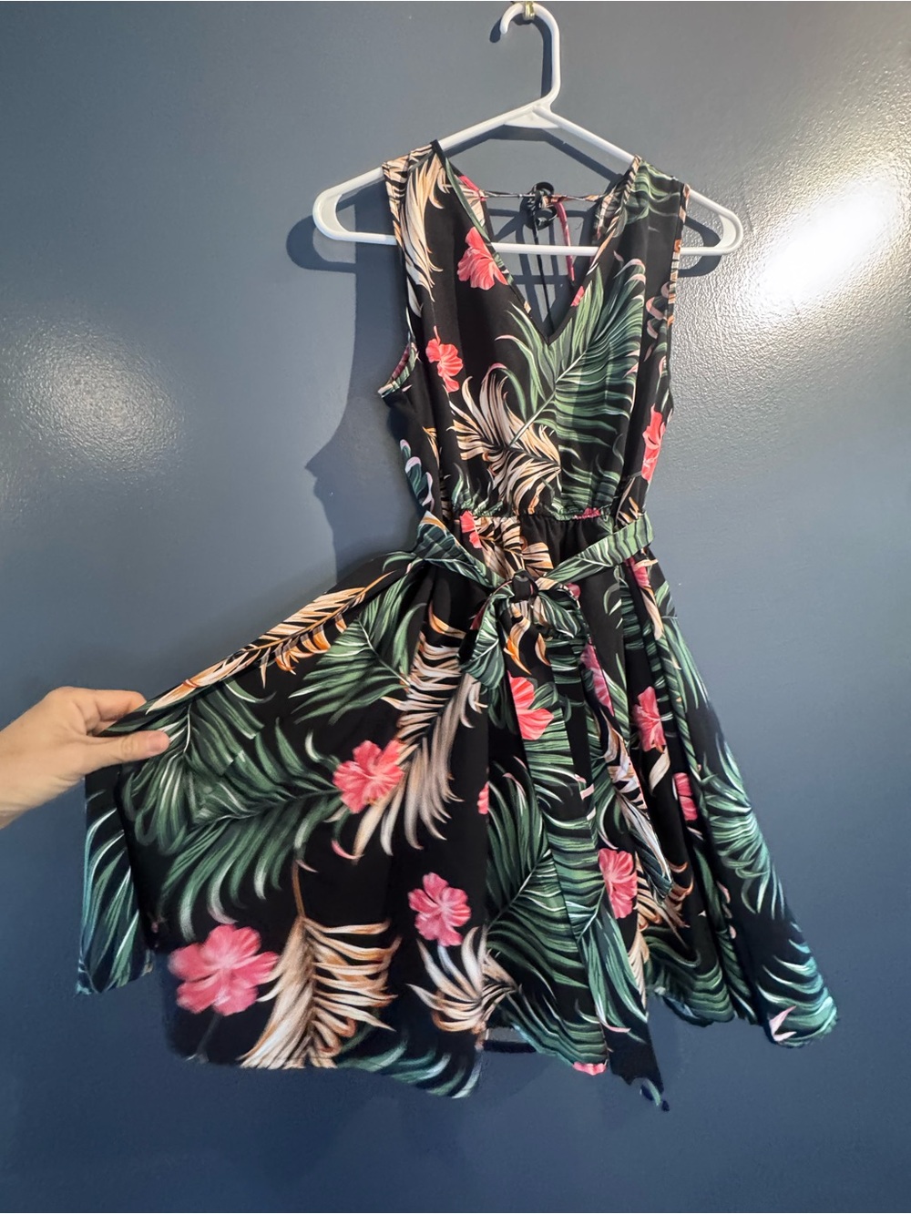 Tropical Floral Vacay V-Neck Belted Dress Summer Short flattering woman’s Large